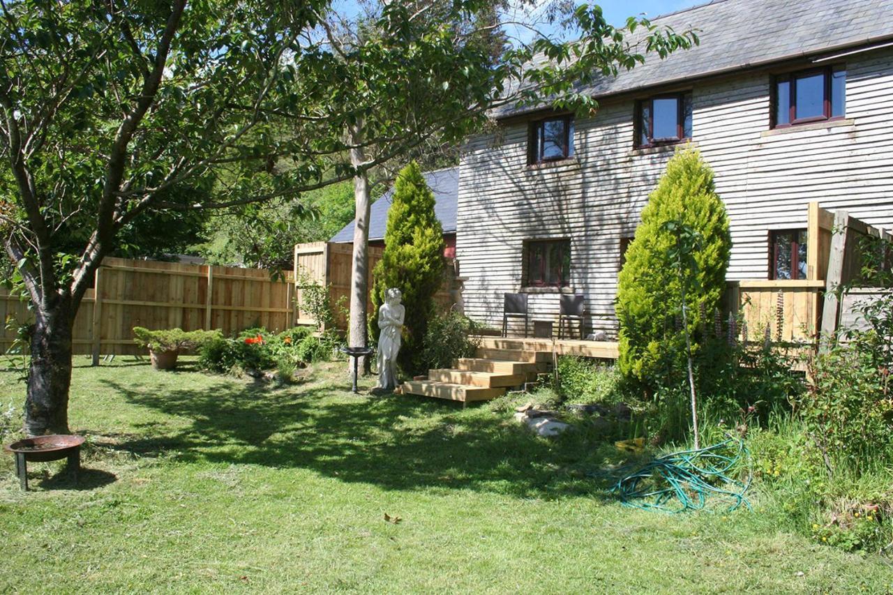 Barn Cottage - Farm Park Stay With Hot Tub 斯旺西 外观 照片